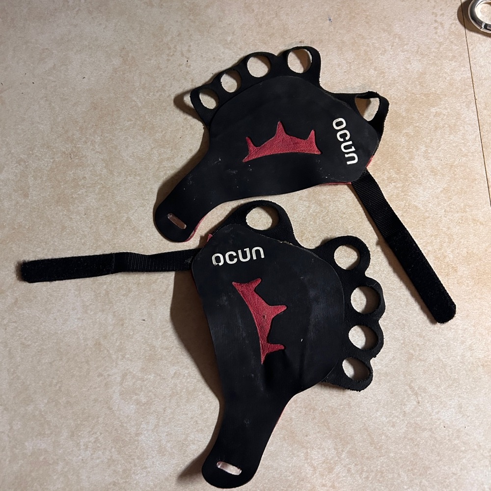 Ocun Black and Red Climbing Crack Gloves